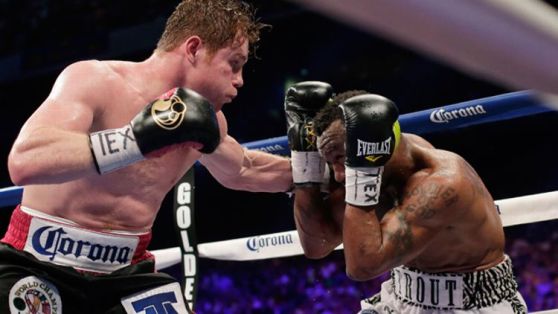 Austin Trout, Saul Alvarez