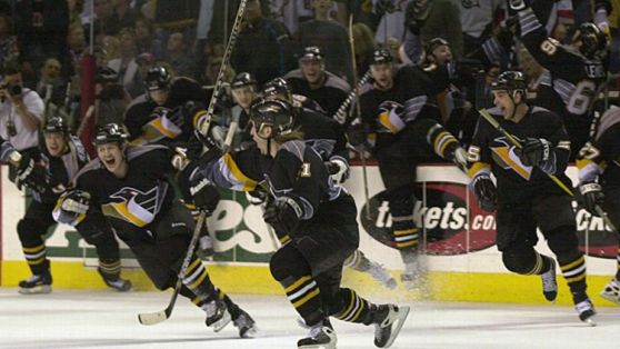 Darius Kasparaitis #11 of the Pittsburgh Penguins