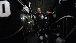 Dustin Penner #25 of the Los Angeles Kings