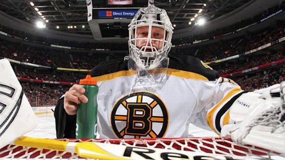  Tim Thomas #30 of the Boston Bruins