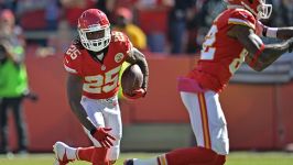 Running back Jamaal Charles #25 of the Kansas City Chiefs