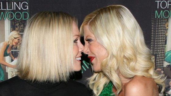 Jennie Garth and Tori Spelling