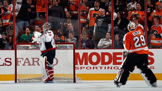Ray Emery #29 of the Philadelphia Flyers