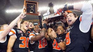 Oregon State celebrates its Hawaii Bowl win